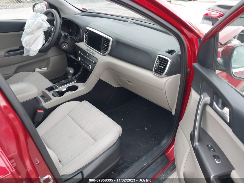 VIN KNDPMCAC8L7792066 2020 KIA SPORTAGE LX