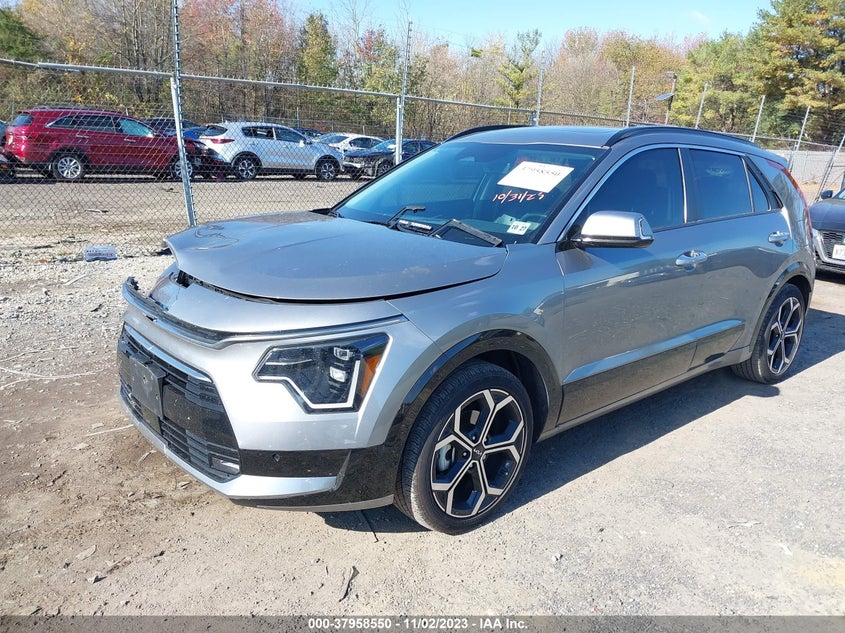 VIN KNDCT3LE8P5038649 2023 KIA NIRO SX