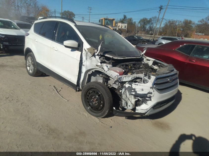 2017 FORD ESCAPE SE - 1FMCU0G97HUE33210