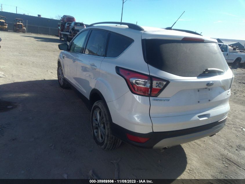 2017 FORD ESCAPE SE - 1FMCU0G97HUE33210