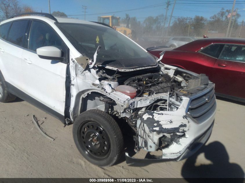 2017 FORD ESCAPE SE - 1FMCU0G97HUE33210