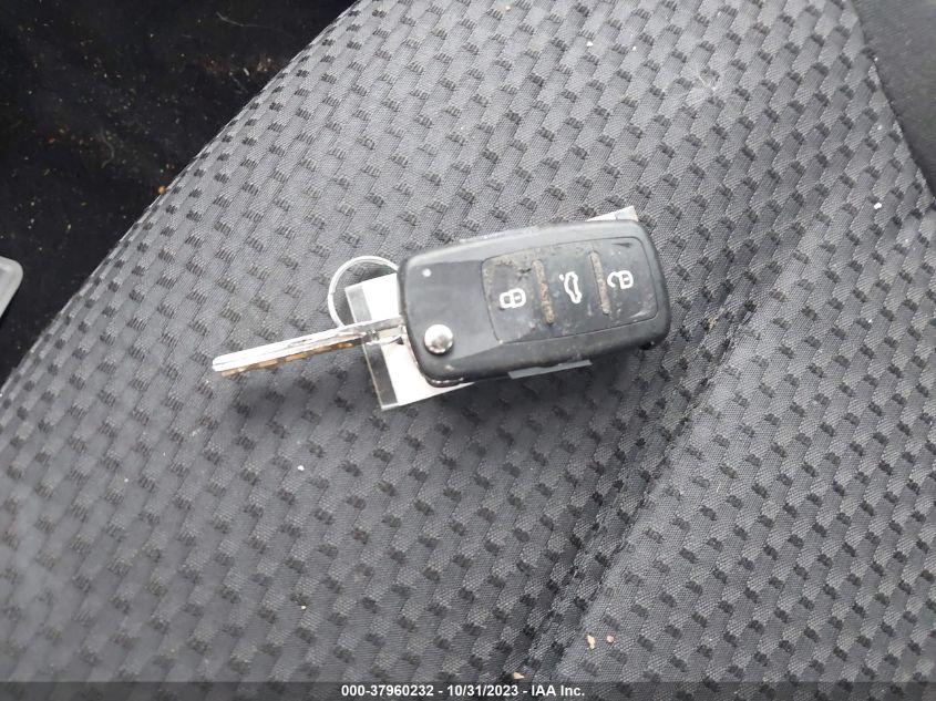 2013 VOLKSWAGEN JETTA 2.0L S - 3VW2K7AJ9DM405387