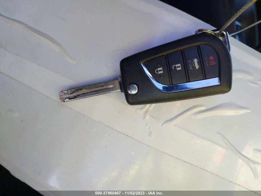 VIN 5YFEPRAE3LP095051 2020 TOYOTA COROLLA LE