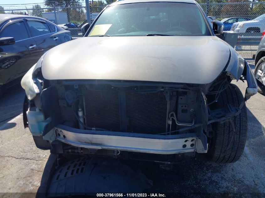 2015 INFINITI QX70 - JN8CS1MU6FM381739