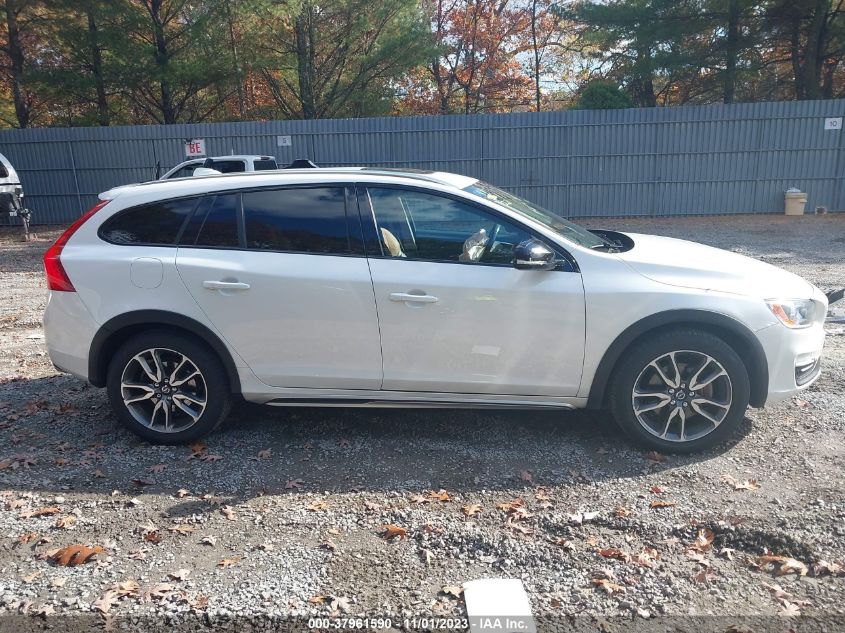 2016 VOLVO V60 CROSS COUNTRY T5 YV4612HK2G1006229