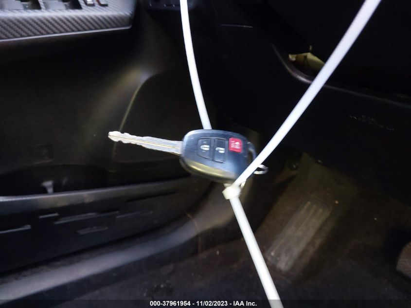 2015 TOYOTA RAV4 XLE - 2T3RFREV5FW356141