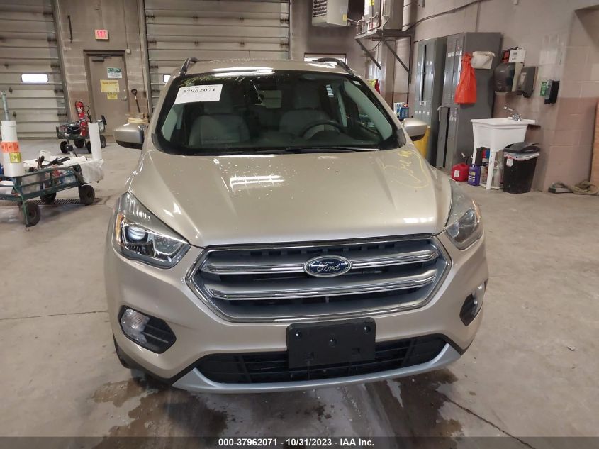 2017 FORD ESCAPE SE - 1FMCU0GDXHUB57450