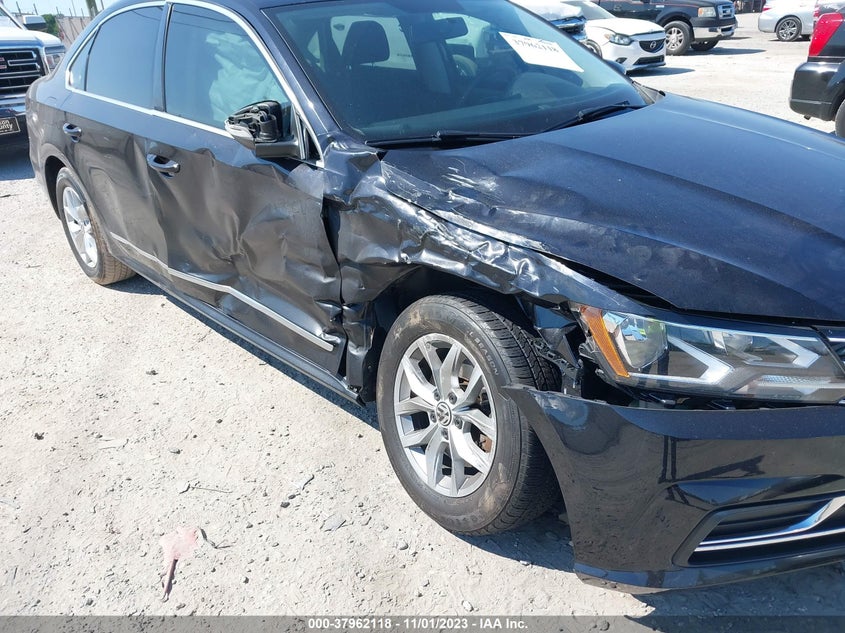 VIN 1VWAT7A35HC025268 2017 VOLKSWAGEN PASSAT 1.8T S