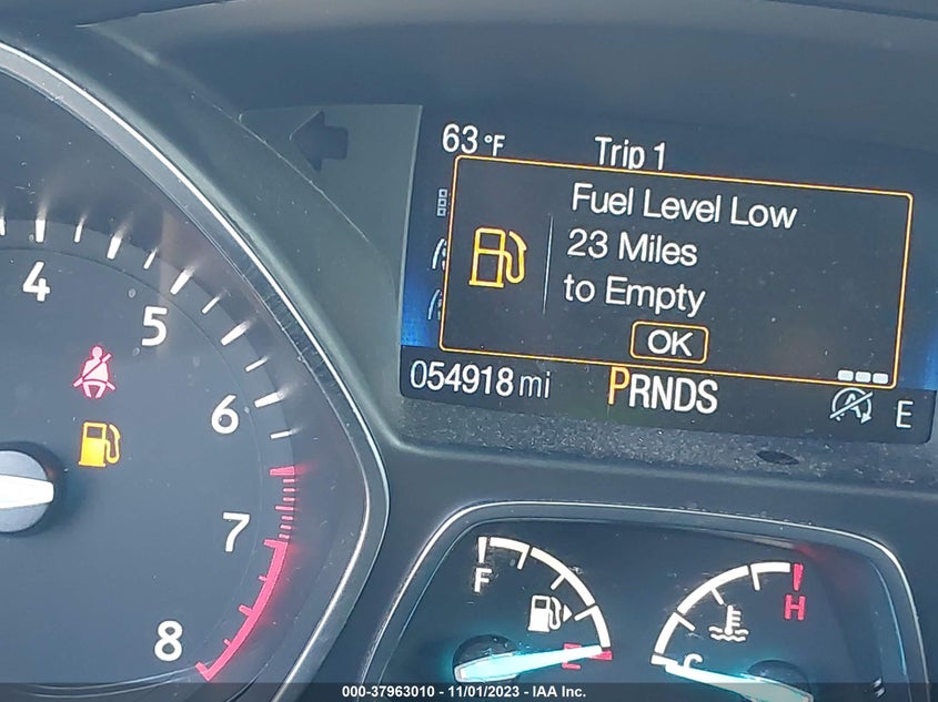 VIN 1FMCU0GD9KUA80562 2019 FORD ESCAPE SE
