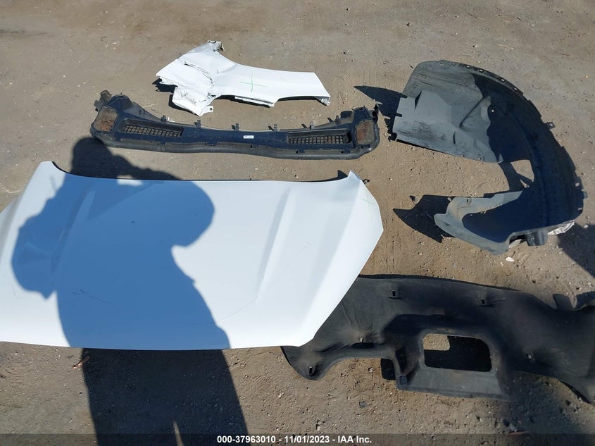 VIN 1FMCU0GD9KUA80562 2019 FORD ESCAPE SE