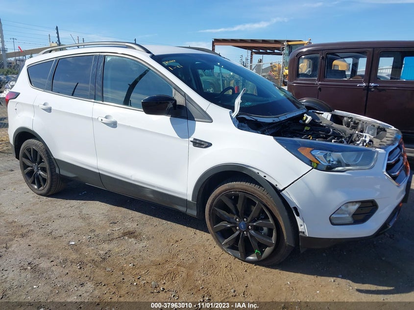 VIN 1FMCU0GD9KUA80562 2019 FORD ESCAPE SE