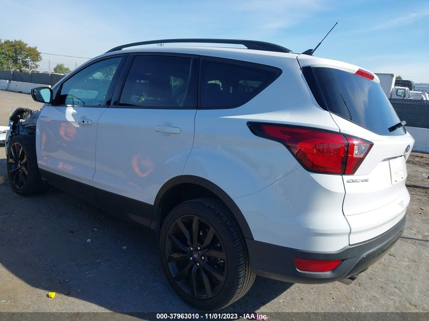 VIN 1FMCU0GD9KUA80562 2019 FORD ESCAPE SE