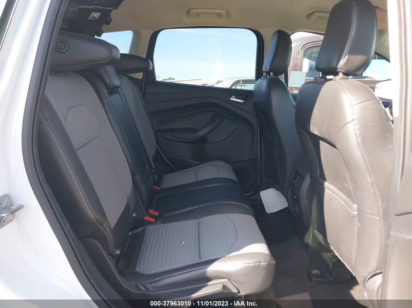 VIN 1FMCU0GD9KUA80562 2019 FORD ESCAPE SE