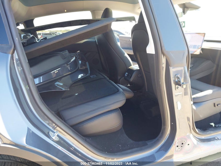 VIN 7SAYGDEE1PA152861 2023 TESLA MODEL Y