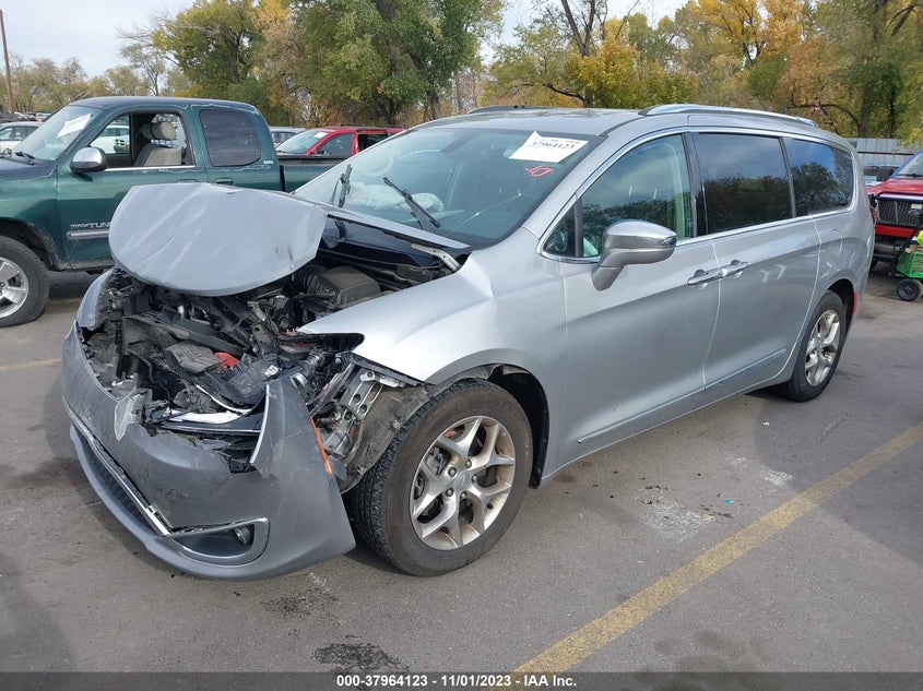 VIN 2C4RC1GG4JR185491 2018 CHRYSLER PACIFICA LIMITED