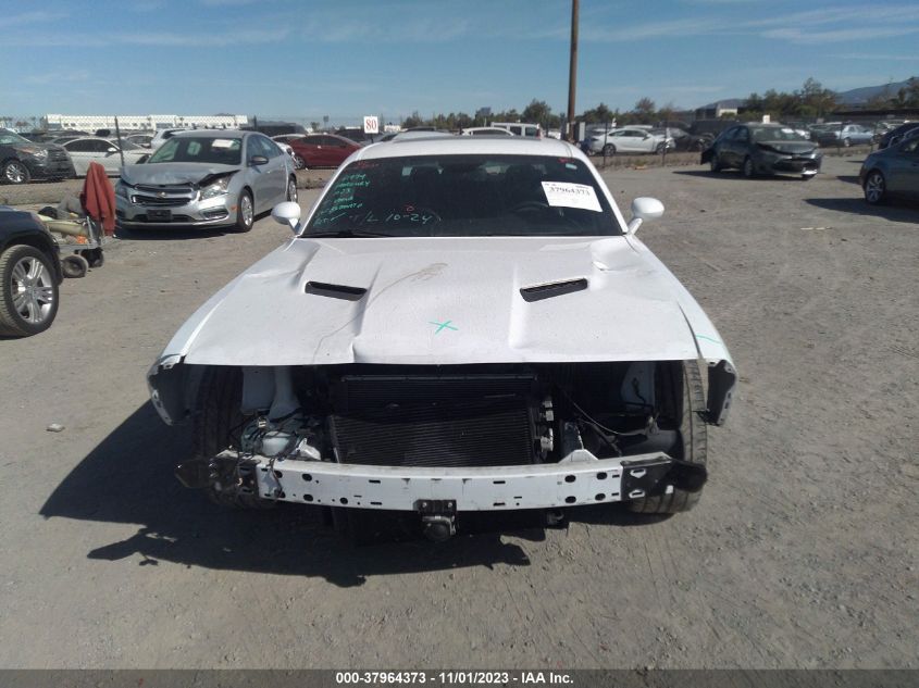 VIN 2C3CDZAG1JH258143 2018 DODGE CHALLENGER SXT PLUS