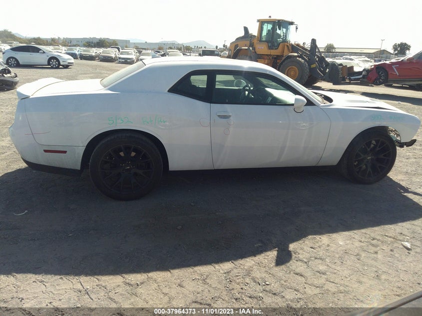 VIN 2C3CDZAG1JH258143 2018 DODGE CHALLENGER SXT PLUS