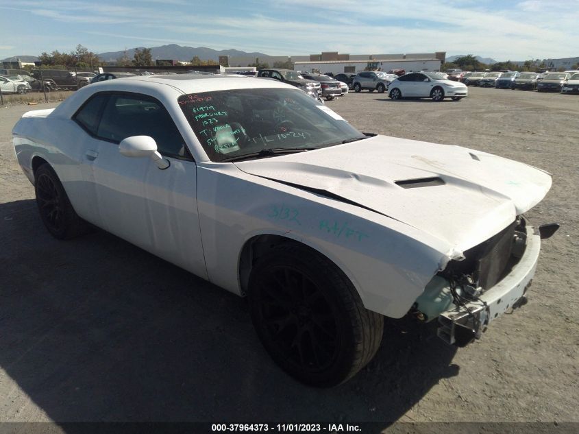 VIN 2C3CDZAG1JH258143 2018 DODGE CHALLENGER SXT PLUS