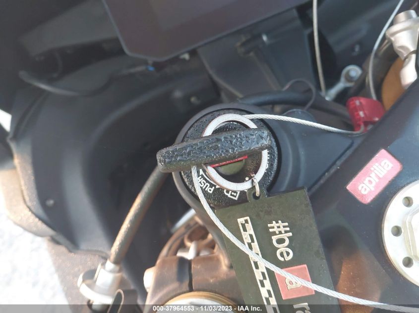 2021 APRILIA RSV4 1100 ZD4KYUA05MS000193