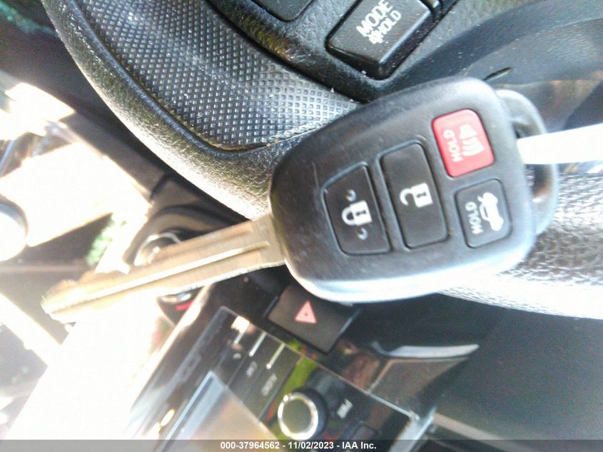 2015 TOYOTA COROLLA LE - 5YFBURHE7FP305401