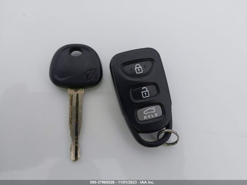 2013 HYUNDAI ELANTRA GS - KMHDH6AE9DU019874