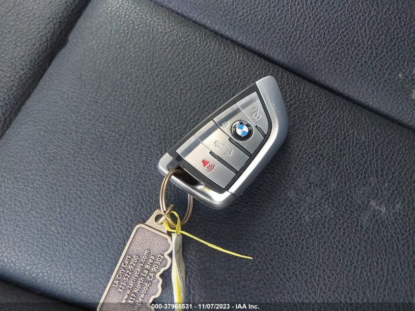 2017 BMW 320I WBA8E1G30HNU17740