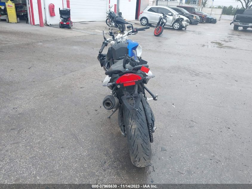 2015 BMW F800 R WB10B1404FZC97305