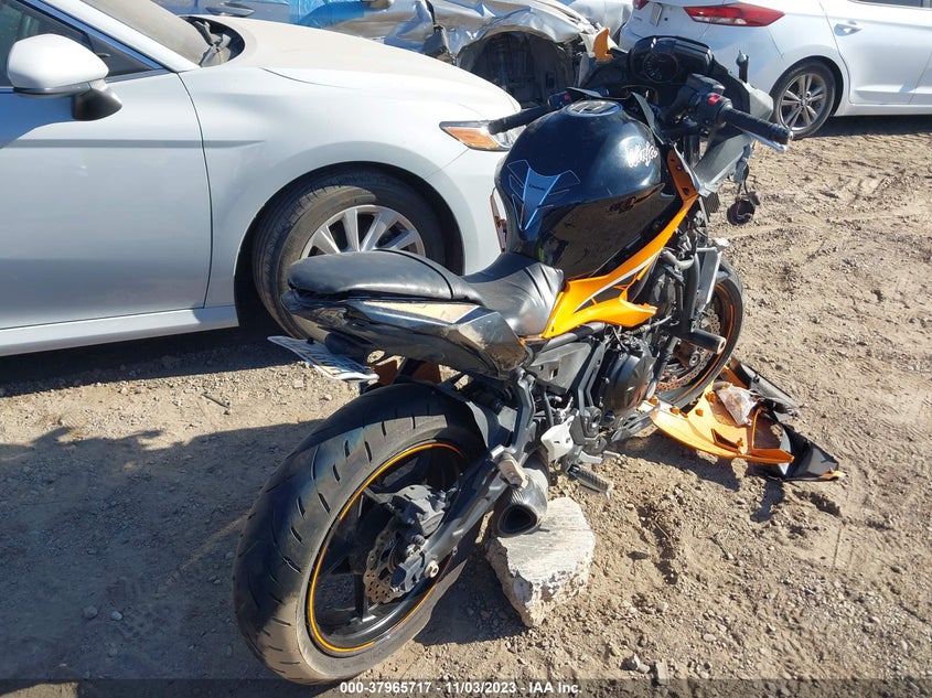 VIN JKAEXEK13KDA29943 2019 KAWASAKI EX650 F