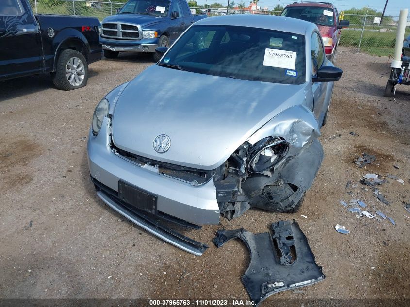 2014 VOLKSWAGEN BEETLE COUPE 2.5L ENTRY 3VWFP7AT8EM629532