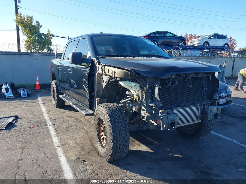 VIN 1FTEW1CPXJKC96136 2018 FORD F-150 XLT