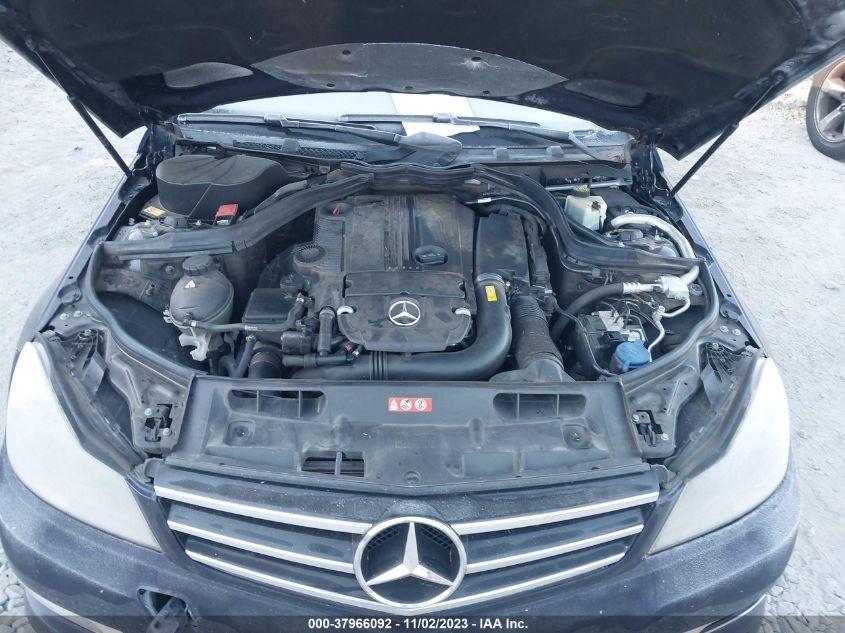 2014 MERCEDES-BENZ C 250 SPORT/LUXURY WDDGF4HB6EA930972
