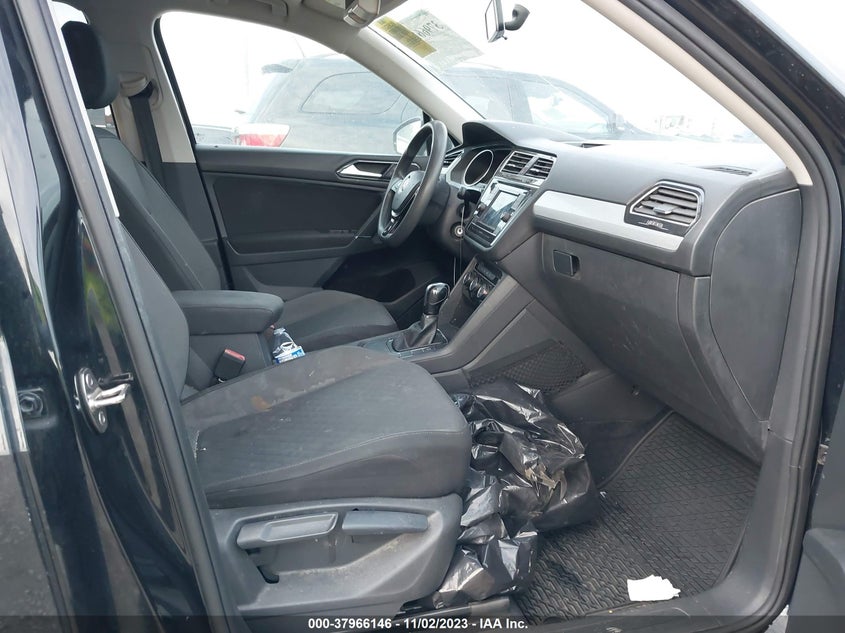 VIN 3VV1B7AX9JM035946 2018 VOLKSWAGEN TIGUAN S
