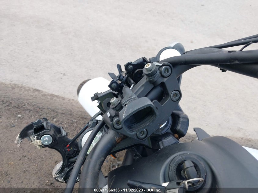 VIN JKAENEC11MDA03946 2021 KAWASAKI EN650 C