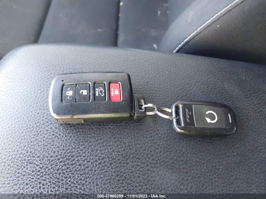 2018 TOYOTA RAV4 ADVENTURE/XLE - JTMRFREV2JJ183461