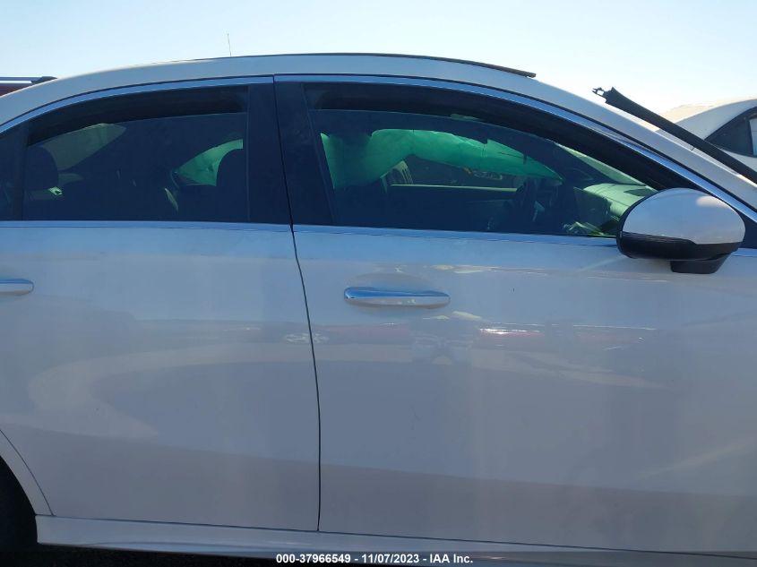 2019 MERCEDES-BENZ A 220 - WDD3G4EB5KW031471