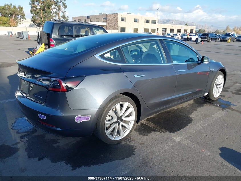 VIN 5YJ3E1EB6JF147277 2018 TESLA MODEL 3 LONG RANGE