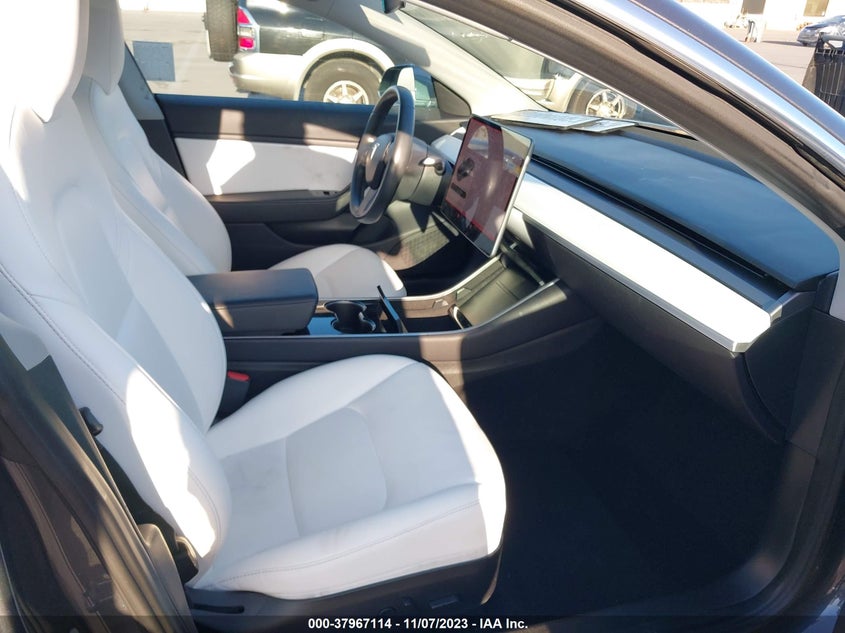 VIN 5YJ3E1EB6JF147277 2018 TESLA MODEL 3 LONG RANGE