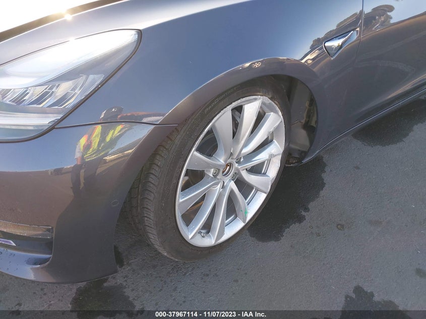 VIN 5YJ3E1EB6JF147277 2018 TESLA MODEL 3 LONG RANGE
