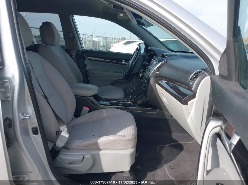 2014 KIA SORENTO LX - 5XYKT3A60EG529373