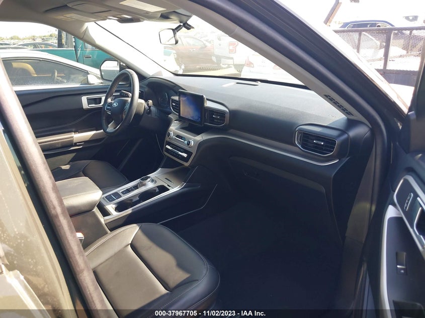 VIN 1FMSK7DH1NGC49025 2022 FORD EXPLORER XLT