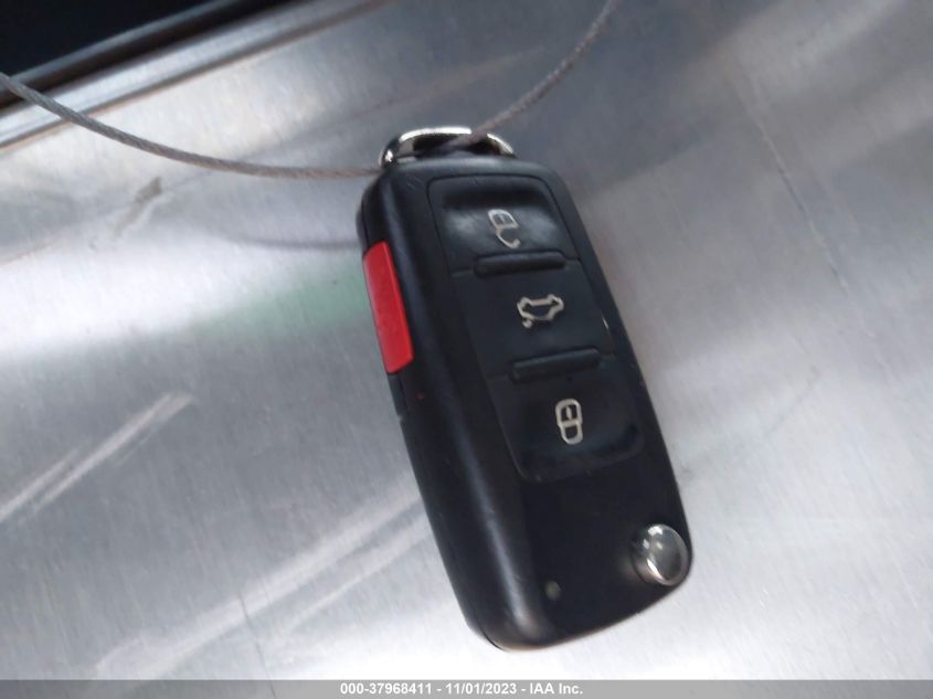 2014 VOLKSWAGEN JETTA 2.0L S - 3VW2K7AJ5EM253755