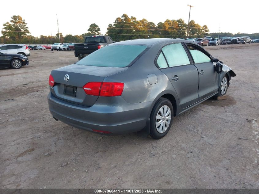 2014 VOLKSWAGEN JETTA 2.0L S - 3VW2K7AJ5EM253755