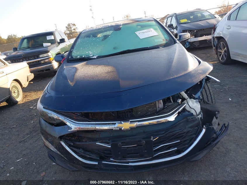 VIN 1G1ZD5ST2NF132111 2022 CHEVROLET MALIBU LT