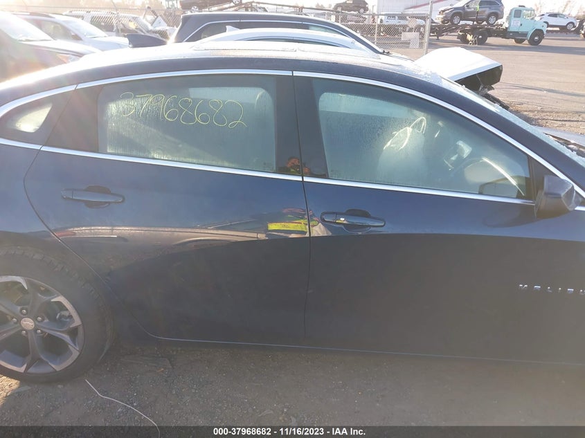 VIN 1G1ZD5ST2NF132111 2022 CHEVROLET MALIBU LT