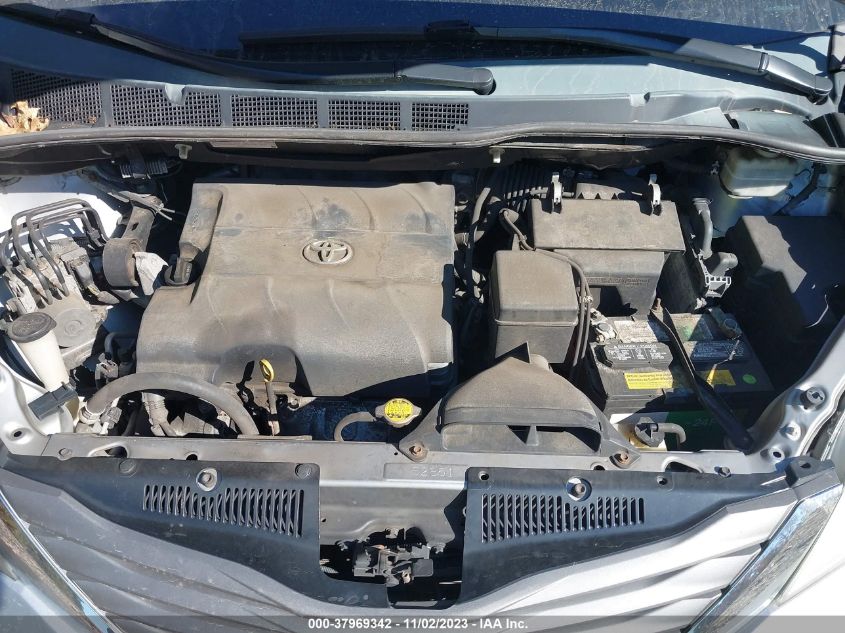2013 TOYOTA SIENNA XLE V6 8 PASSENGER - 5TDYK3DC7DS331437
