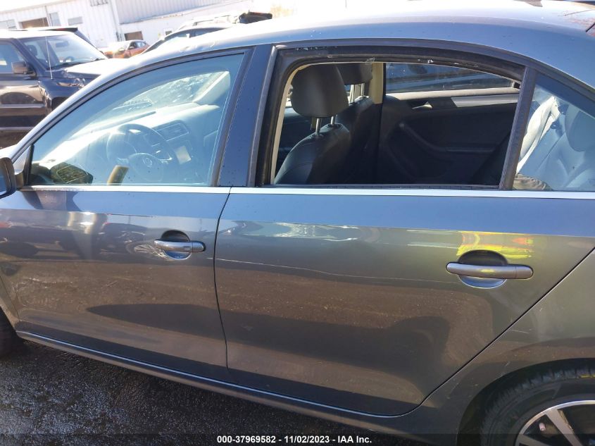 2017 VOLKSWAGEN JETTA 1.4T SE - 3VWDB7AJ3HM201893