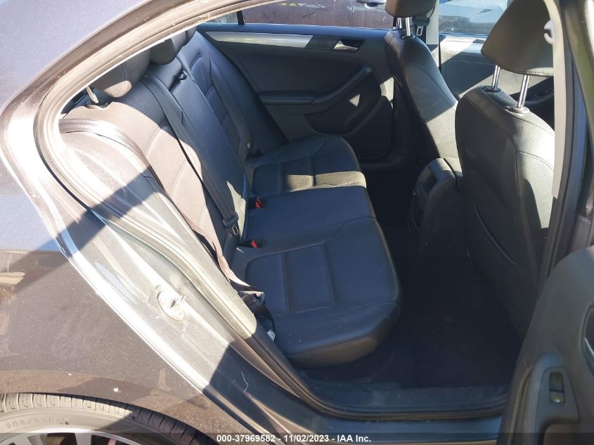 2017 VOLKSWAGEN JETTA 1.4T SE - 3VWDB7AJ3HM201893