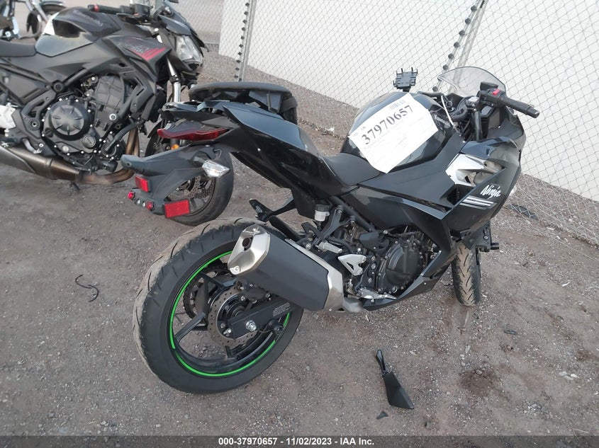 VIN JKAEXKH17NDAH1733 2022 KAWASAKI EX400