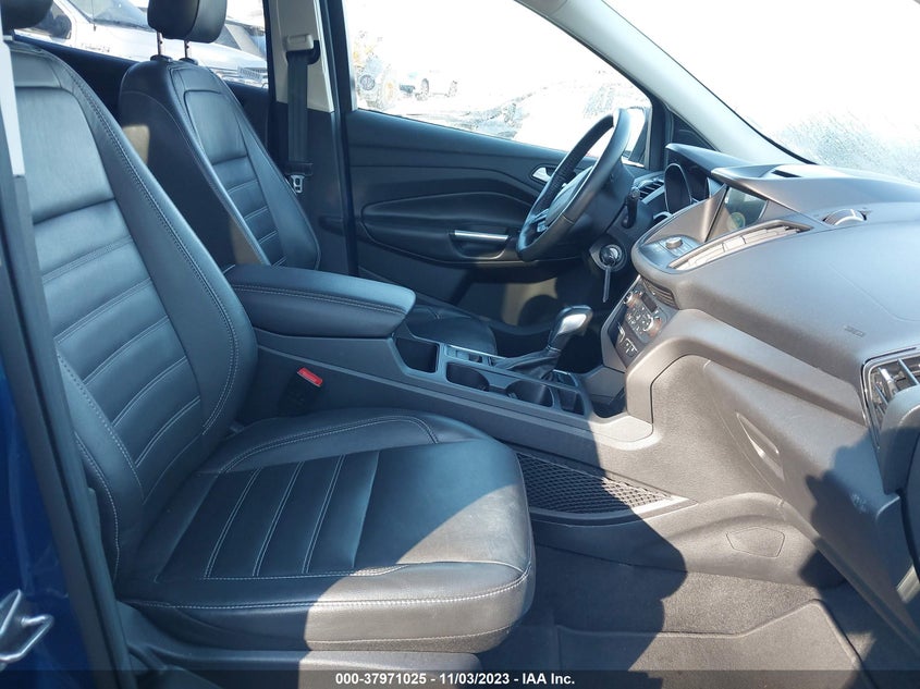 VIN 1FMCU9HDXJUB27308 2018 FORD ESCAPE SEL