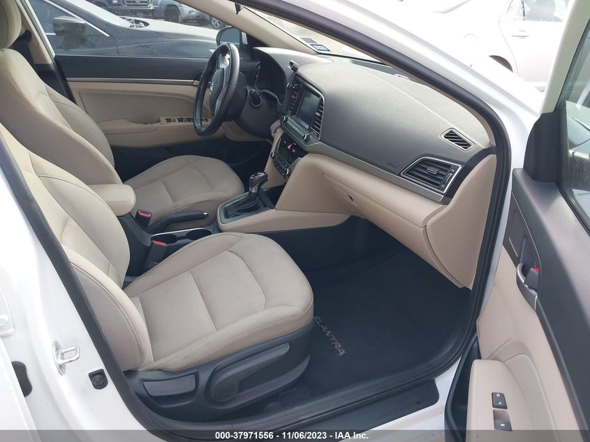 VIN 5NPD84LF4HH040789 2017 HYUNDAI ELANTRA SE